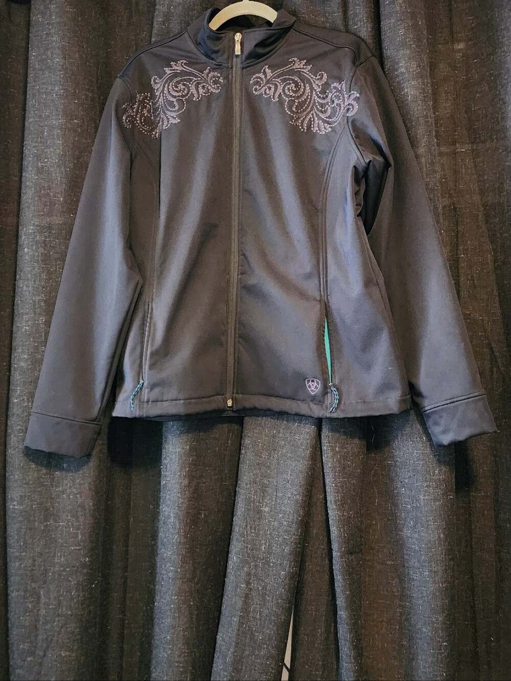 Ariat Softshell Jacket Women’s XXL – Gray Zip‑Up Western Logo Embroidered